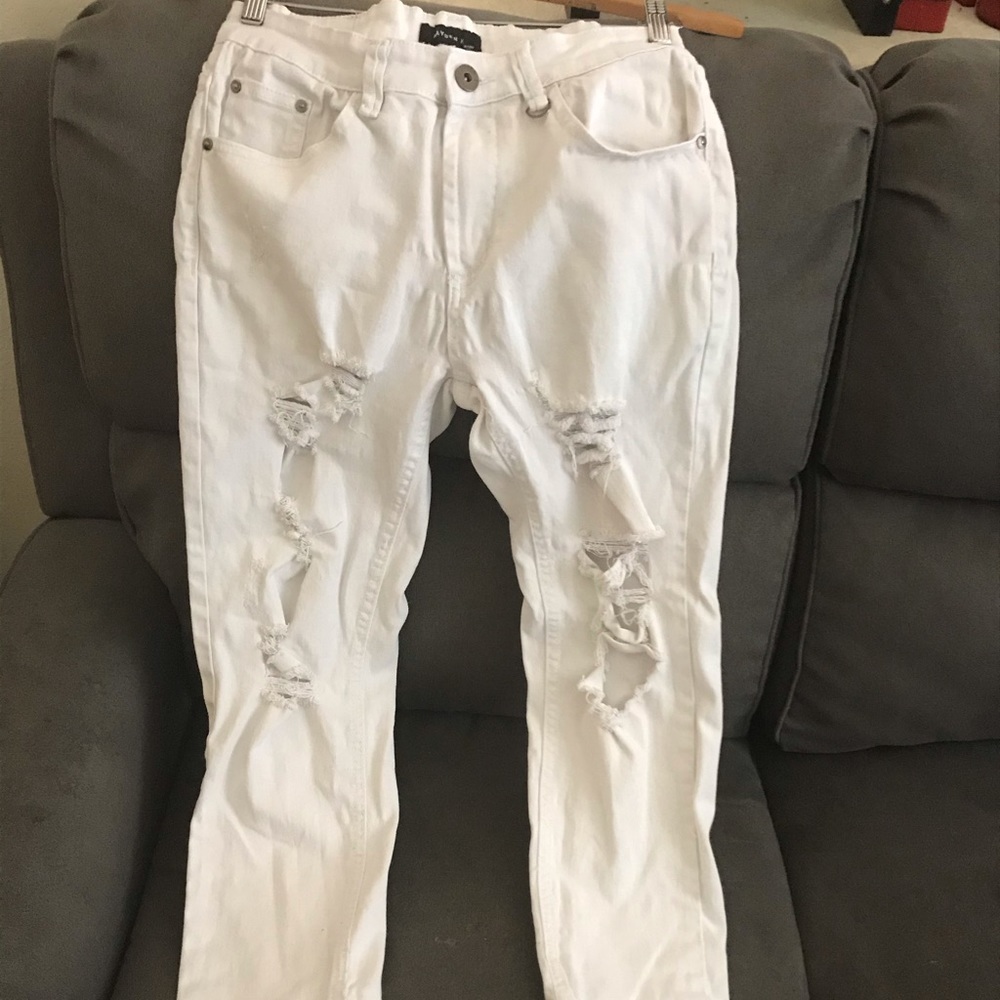 White skinny ripped pants